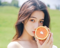一字肩白裙小清新美女