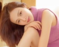 光滑牛奶肌美女
