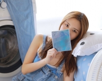 高顏值藍(lán)色吊帶美女