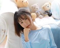 長(zhǎng)腿短褲美女清新寫真