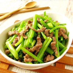 寶寶食譜:芹菜牛肉絲