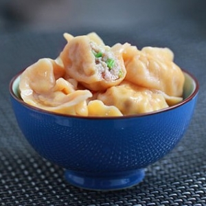 胡蘿卜肉末香菇芹菜雞蛋餃子