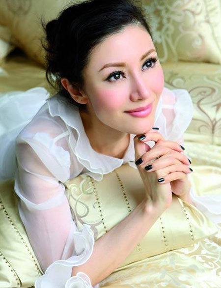 “孕媽”李嘉欣代言羅萊家紡