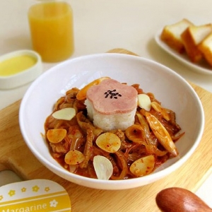 泡菜蓋飯—酸酸辣辣開(kāi)胃飯