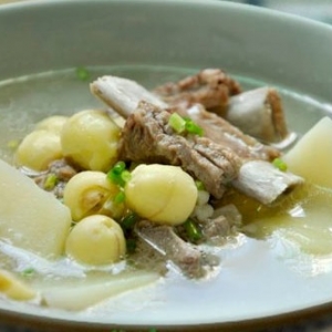 蓮子土豆排骨湯