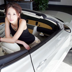 美女車模