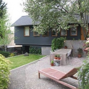 裝修達人將20平倉庫變身溫馨小屋