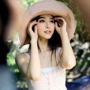 看女明星如何練就水嫩肌膚