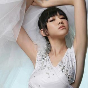 優(yōu)雅婚紗 讓新娘放膽一試性感