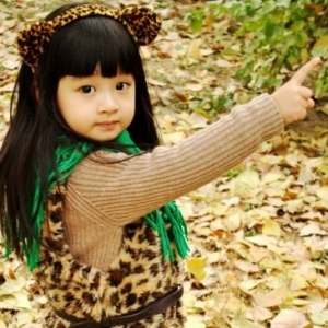 深秋里的豹小妞