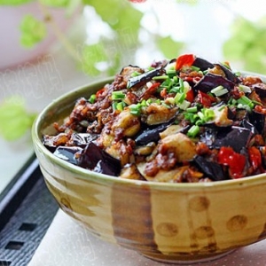 一碗飯能有多誘惑-炸醬茄子拌飯
