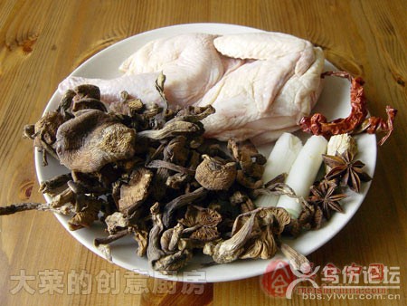 小雞燉蘑菇的做法