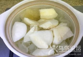雪梨枸杞銀耳羹的做法步驟：3