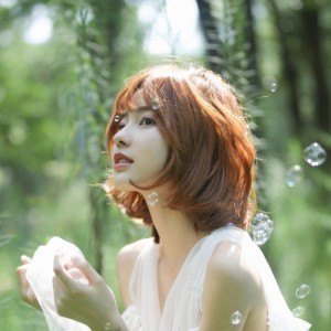 極品絕色清純動人美女戶外