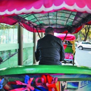 經(jīng)歷過“黃金時代” 如今所剩不多 堅守在金華街頭的人力三輪車夫