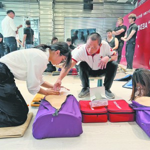 我市3處公共場(chǎng)所新增自動(dòng)體外除顫器
